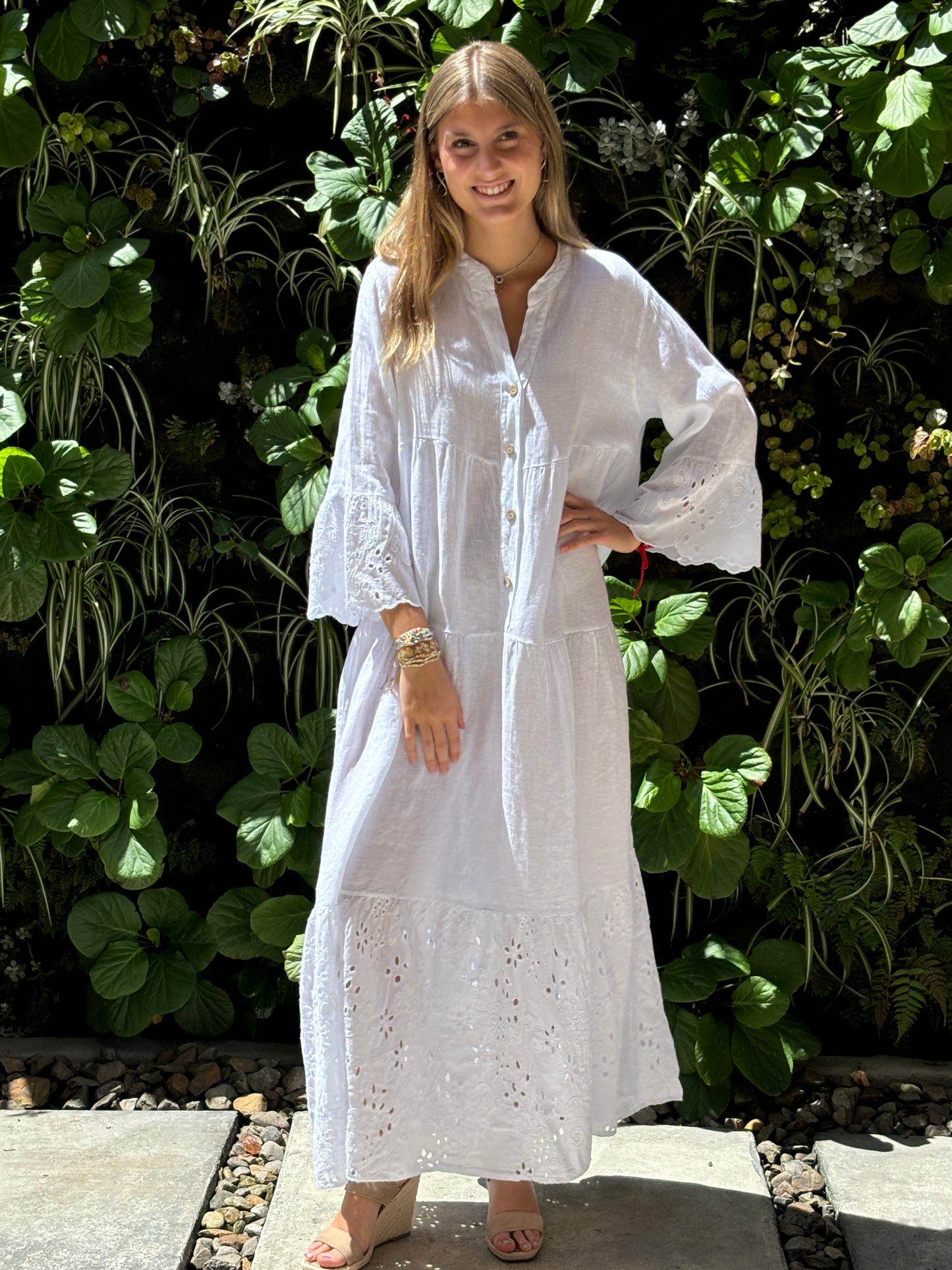 Vestido lino y ojalillo largo