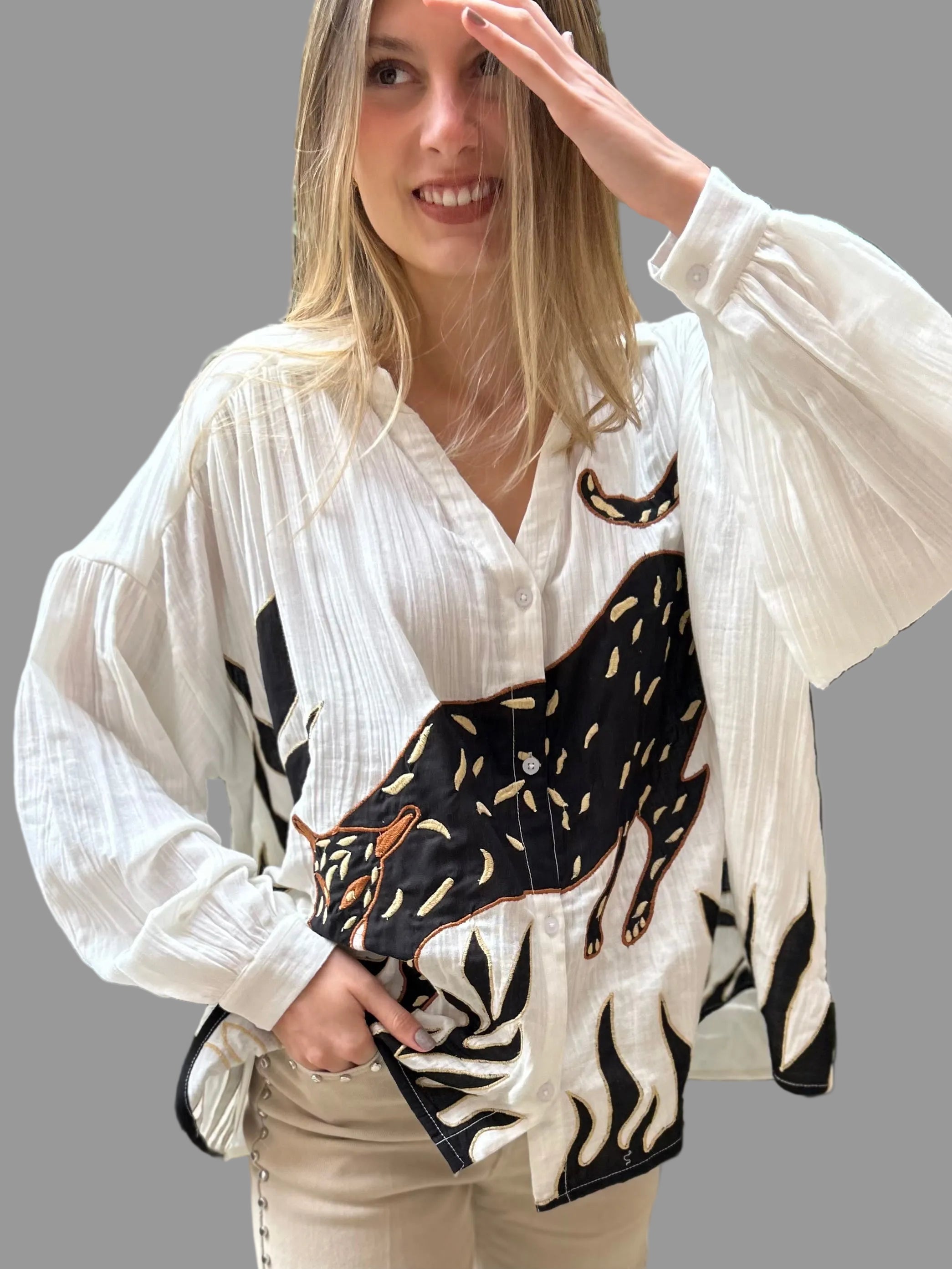 Blusa Algodón bordada leopardo